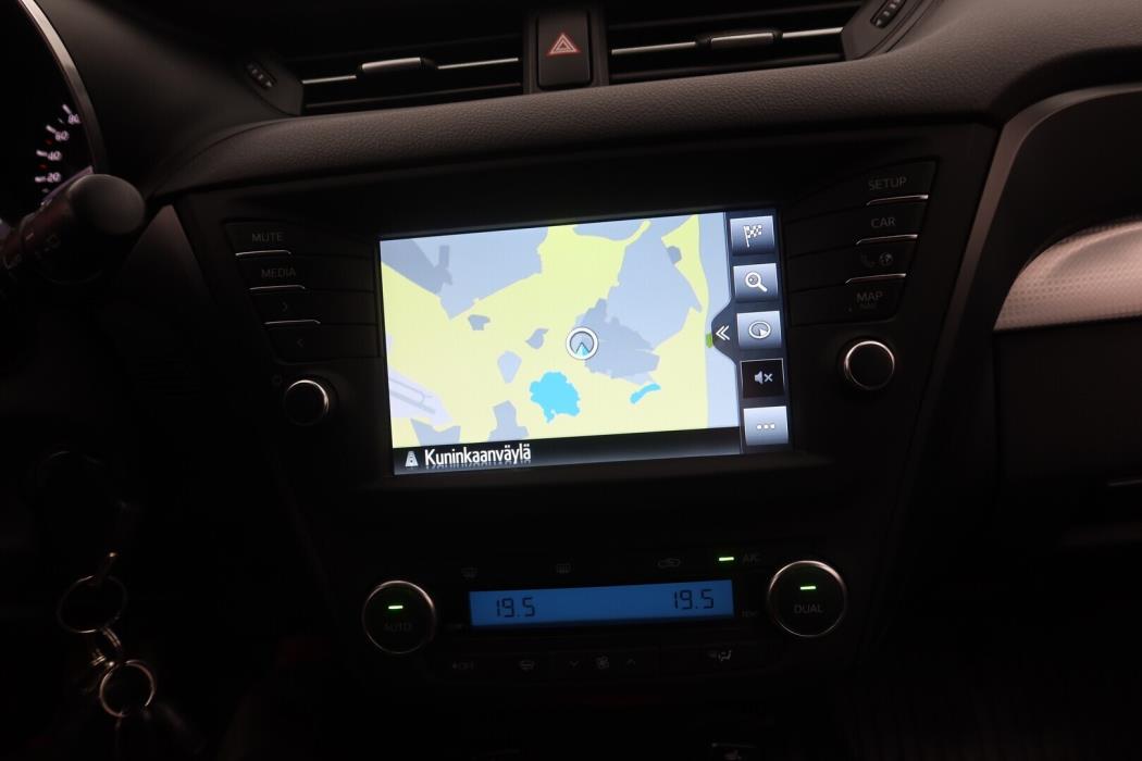 TOYOTA Avensis 2018