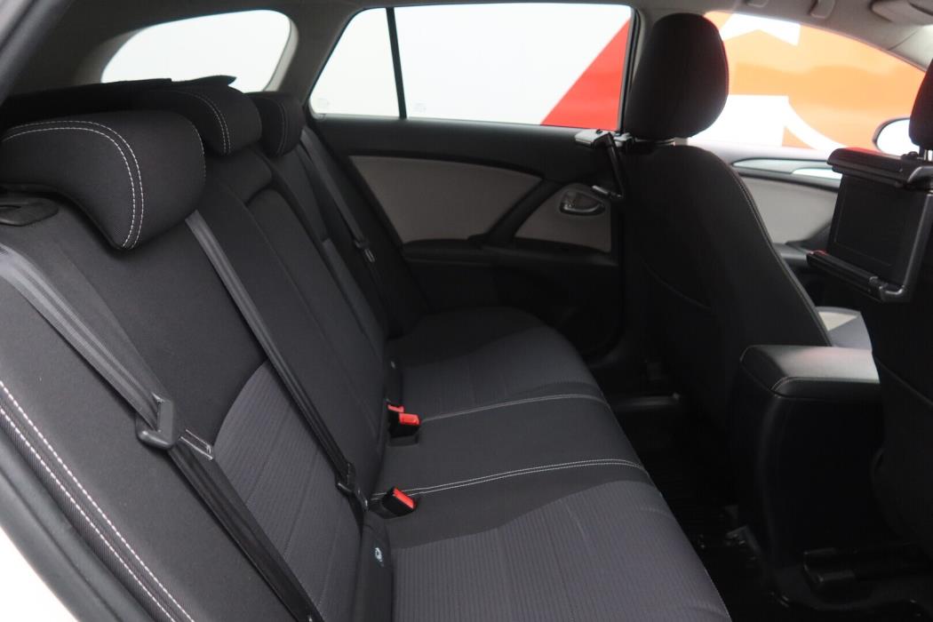 TOYOTA Avensis 2018