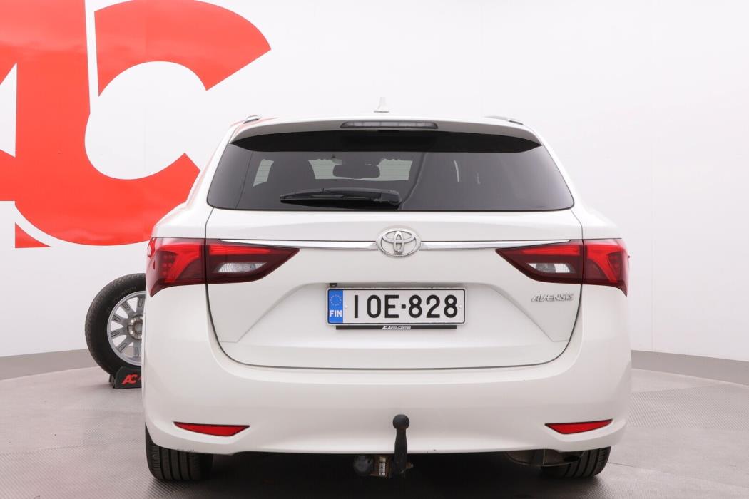 TOYOTA Avensis 2018