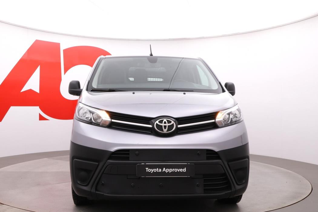 TOYOTA Proace 2021