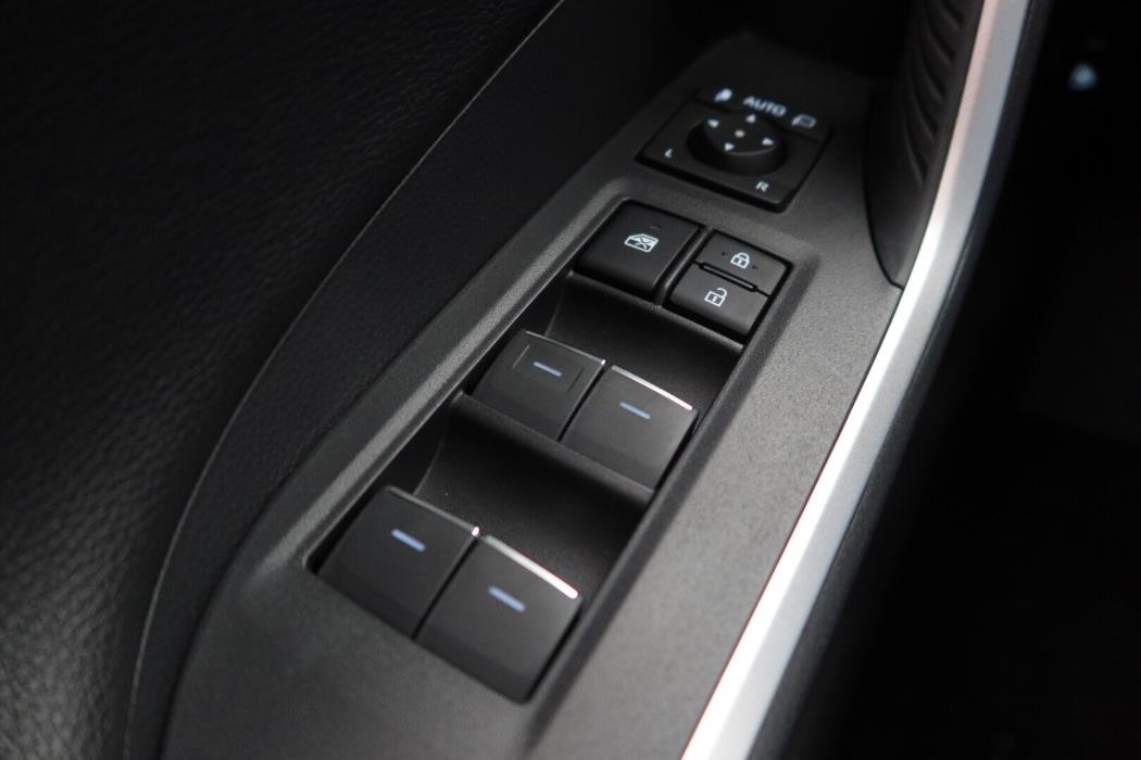 TOYOTA RAV4 Plug-in 2025