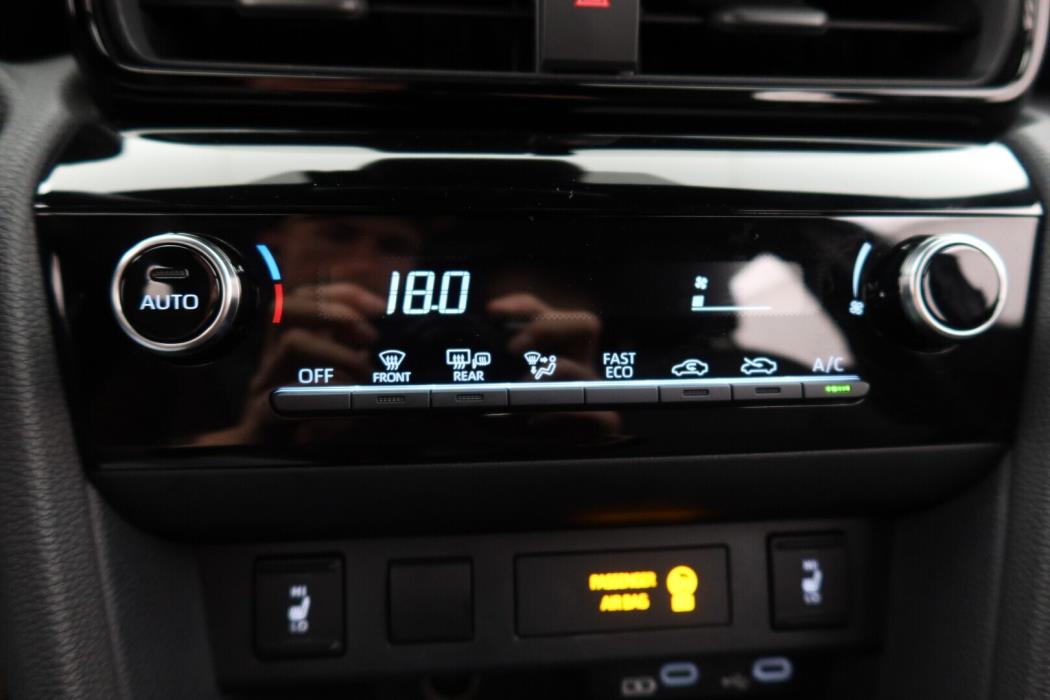 TOYOTA Yaris Cross 2025