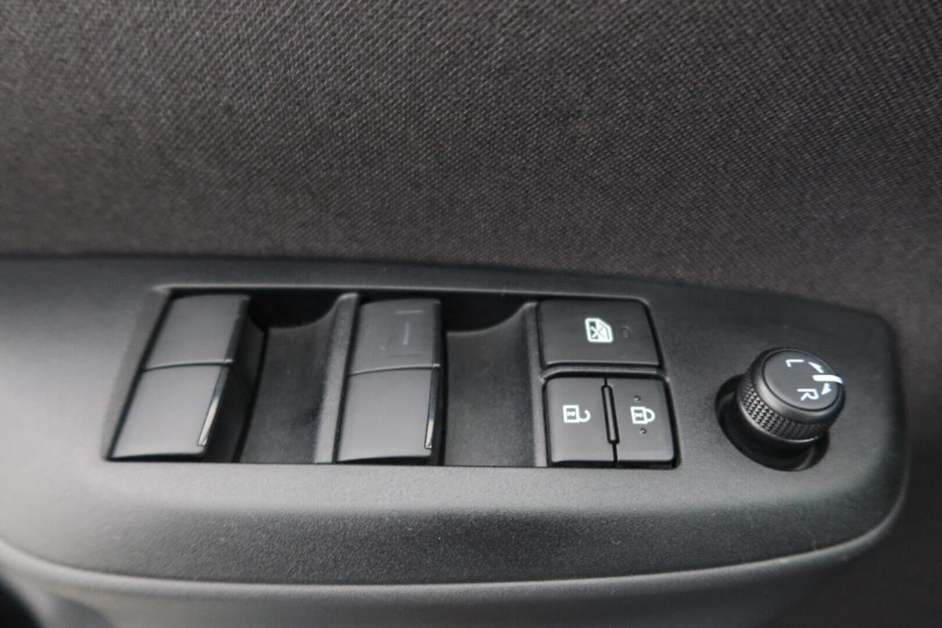 TOYOTA Yaris Cross 2025