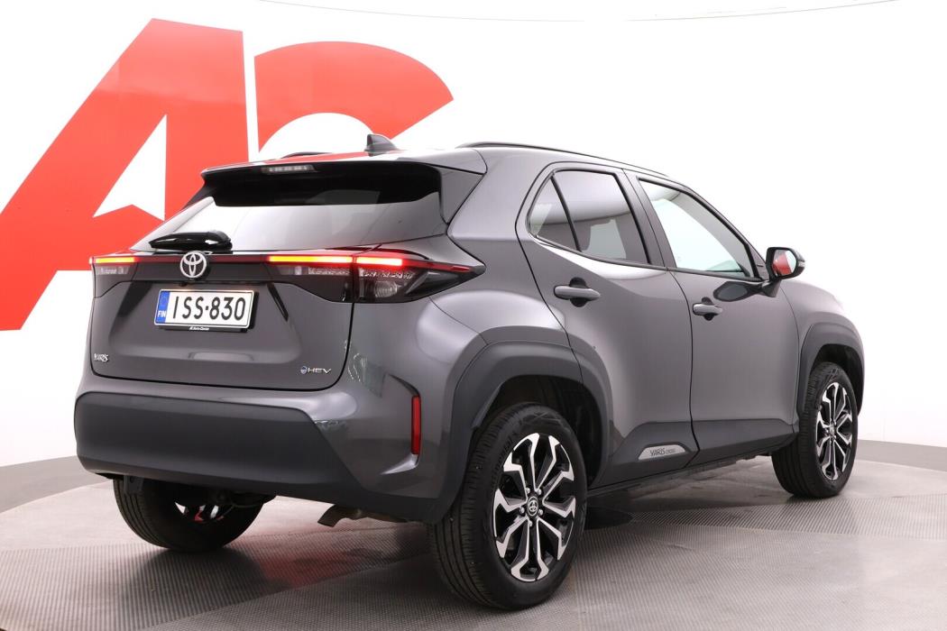 TOYOTA Yaris Cross 2025