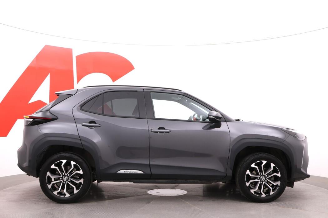 TOYOTA Yaris Cross 2025