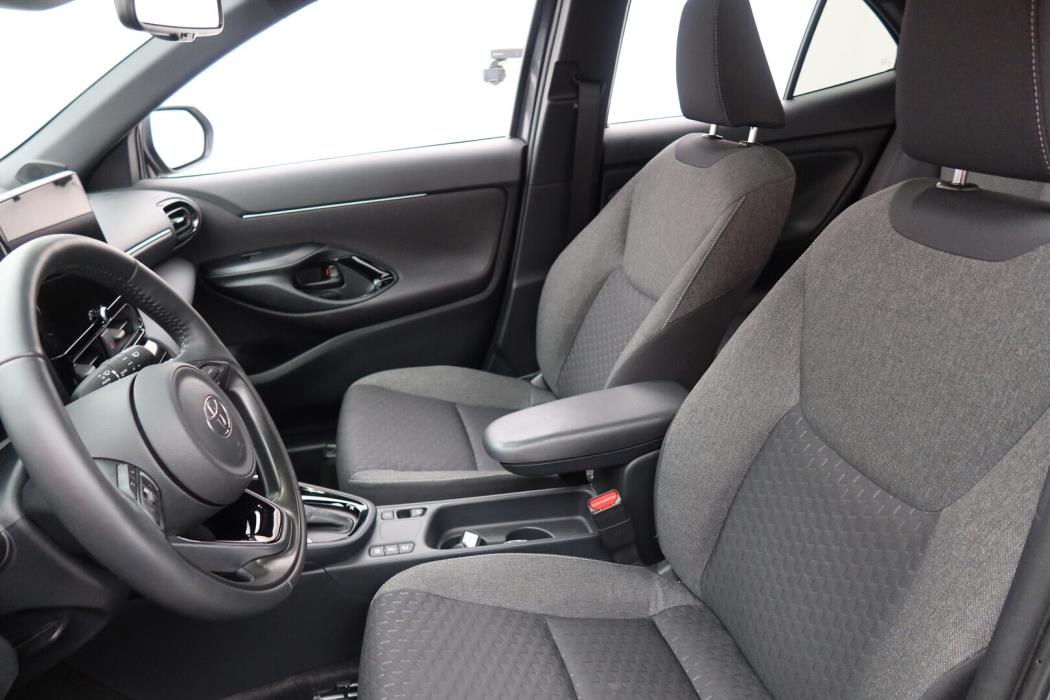 TOYOTA Yaris Cross 2025
