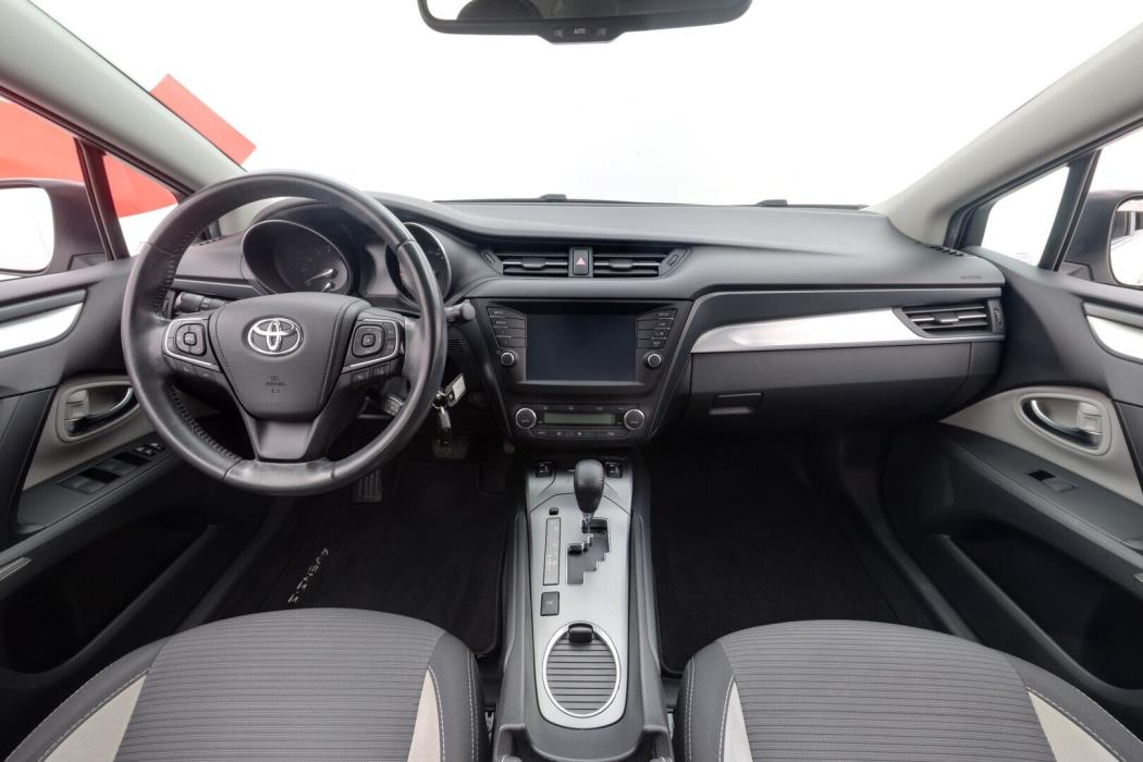 TOYOTA Avensis 2018