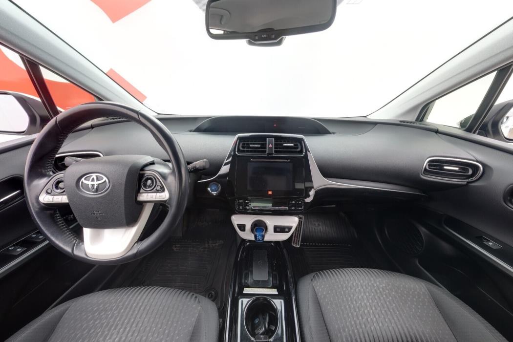 TOYOTA Prius 2018