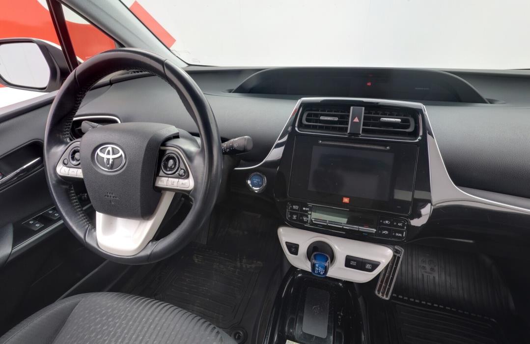 TOYOTA Prius 2018