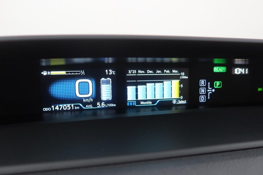 TOYOTA Prius 2018