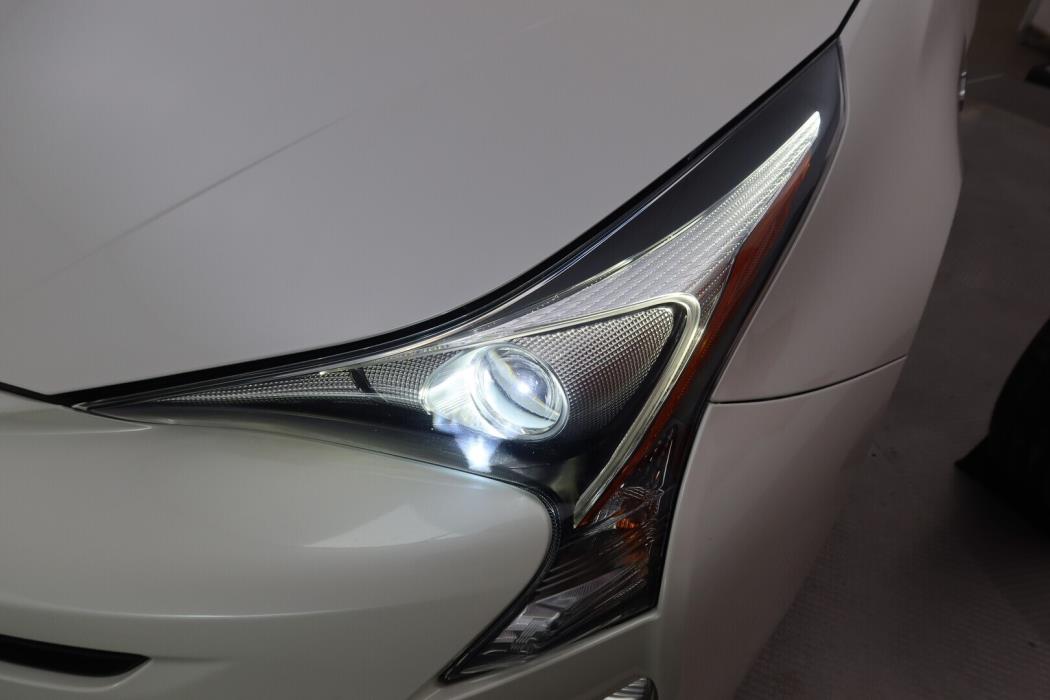 TOYOTA Prius 2018