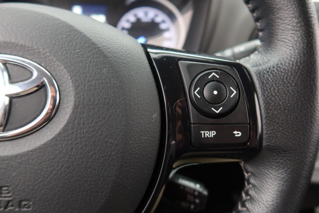 TOYOTA Yaris 2018
