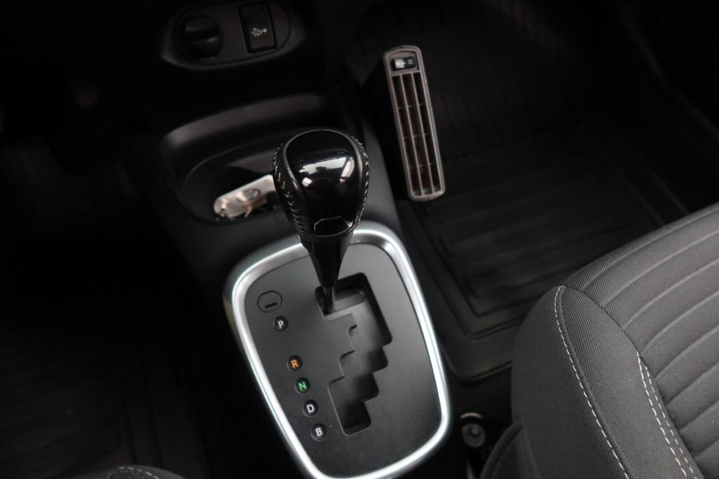 TOYOTA Yaris 2018