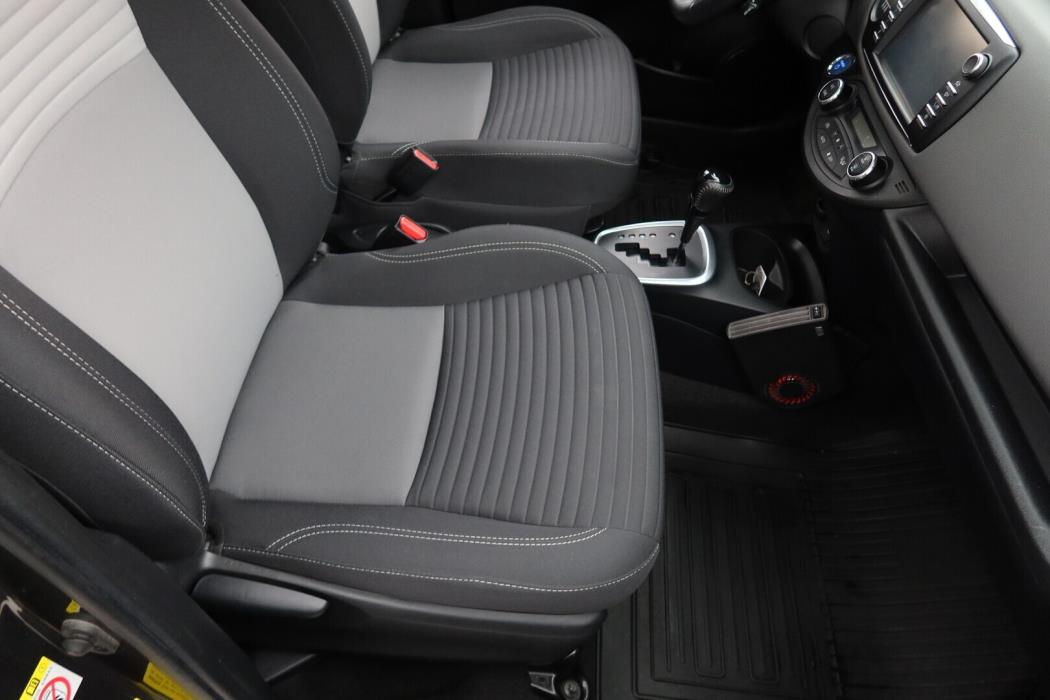 TOYOTA Yaris 2018