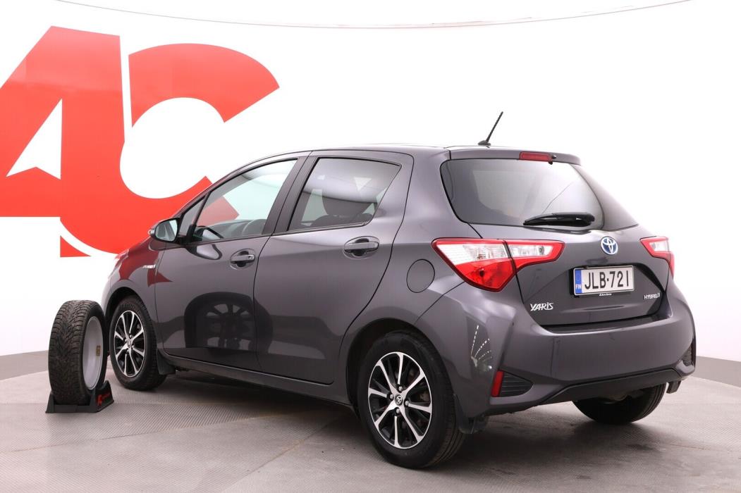 TOYOTA Yaris 2018