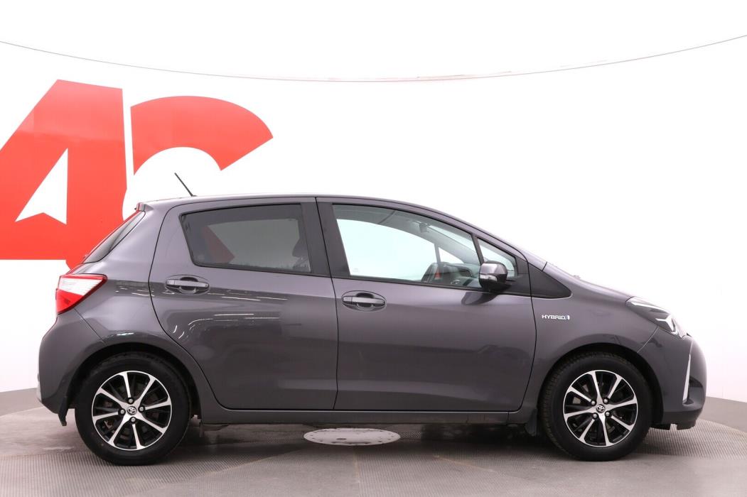 TOYOTA Yaris 2018
