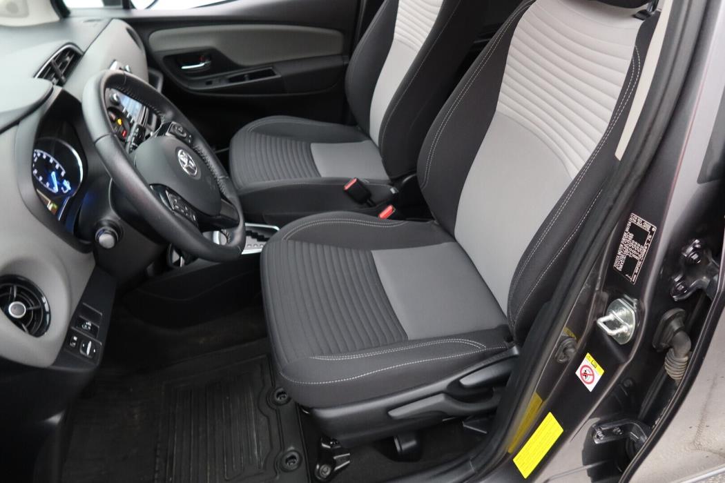 TOYOTA Yaris 2018