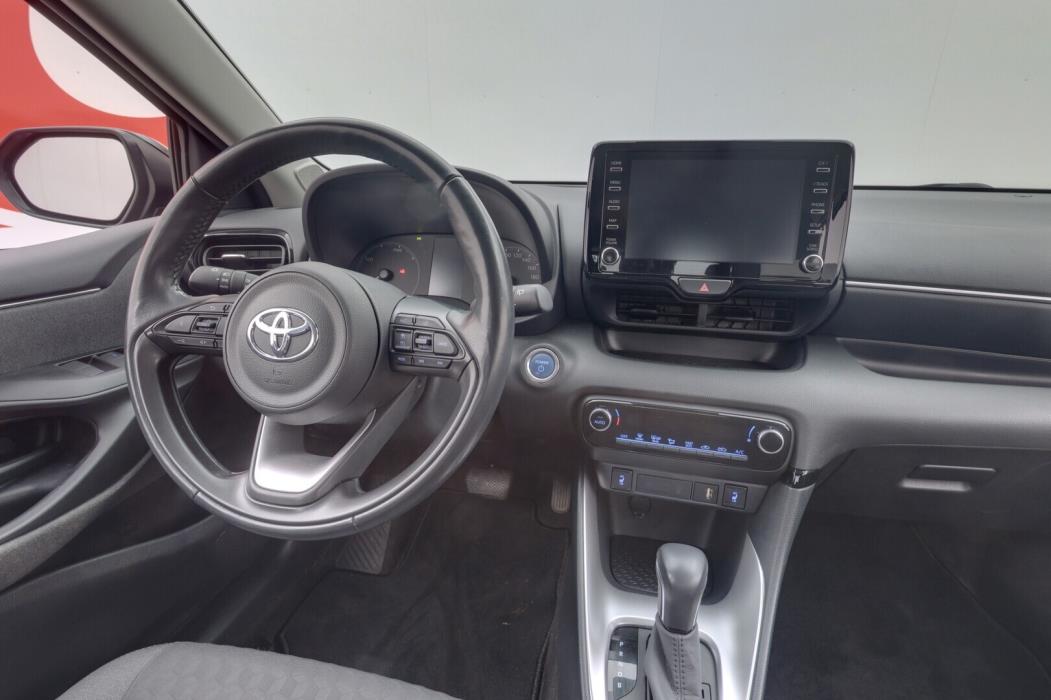 TOYOTA Yaris 2021