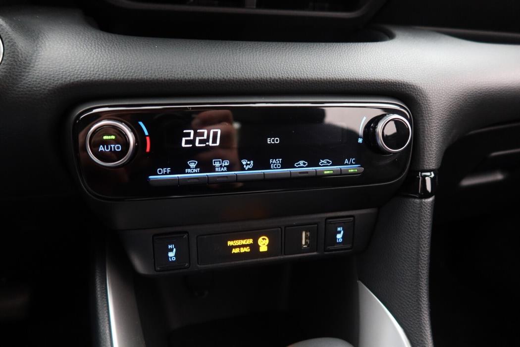 TOYOTA Yaris 2021