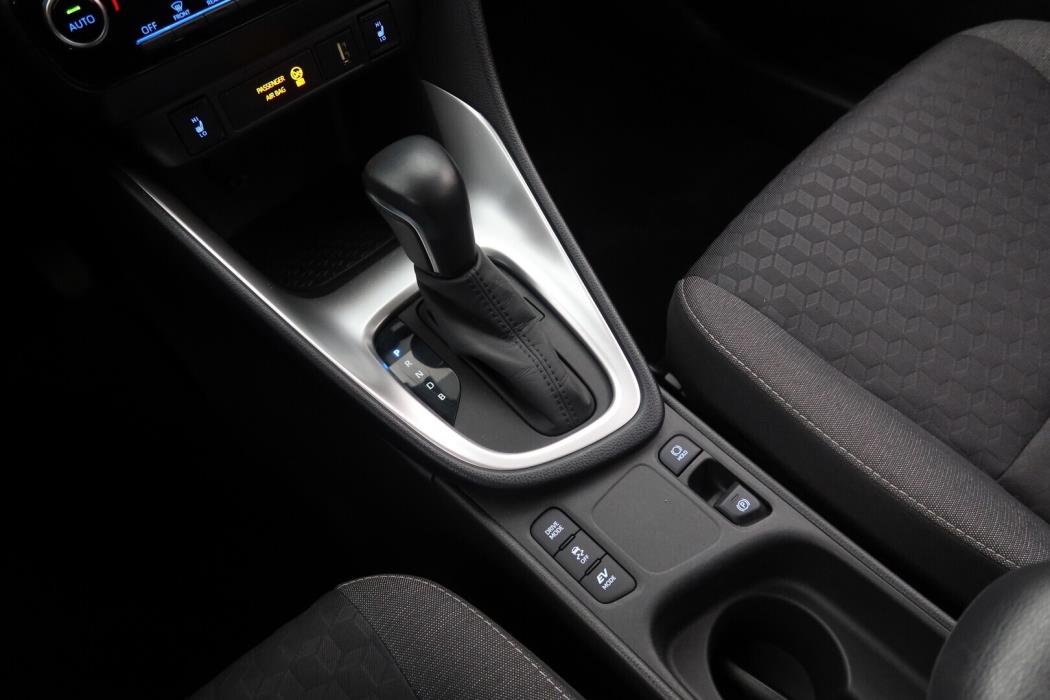 TOYOTA Yaris 2021
