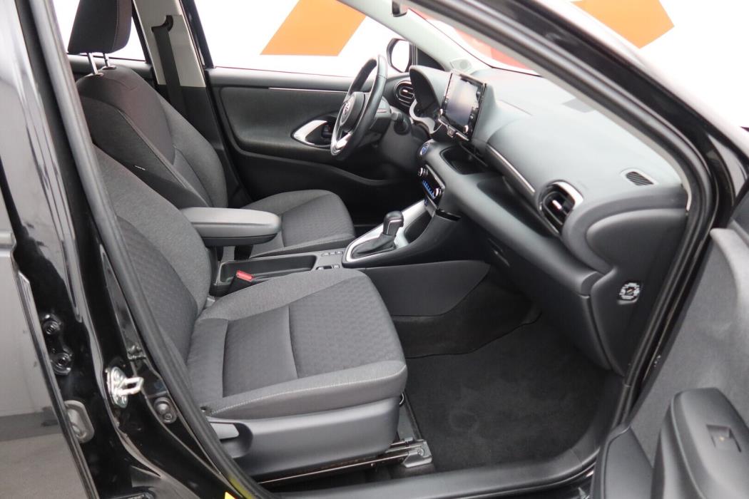 TOYOTA Yaris 2021