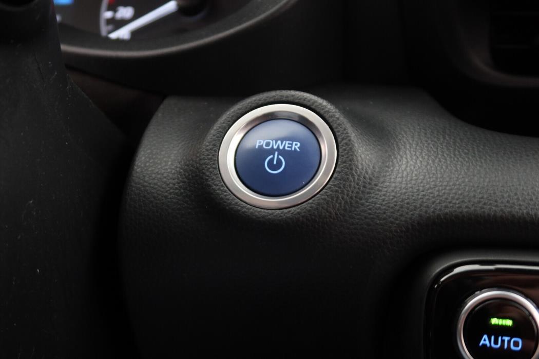 TOYOTA Yaris 2021