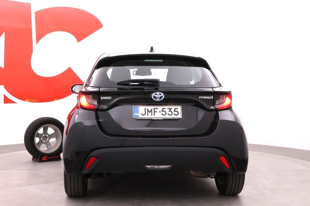 TOYOTA Yaris 2021