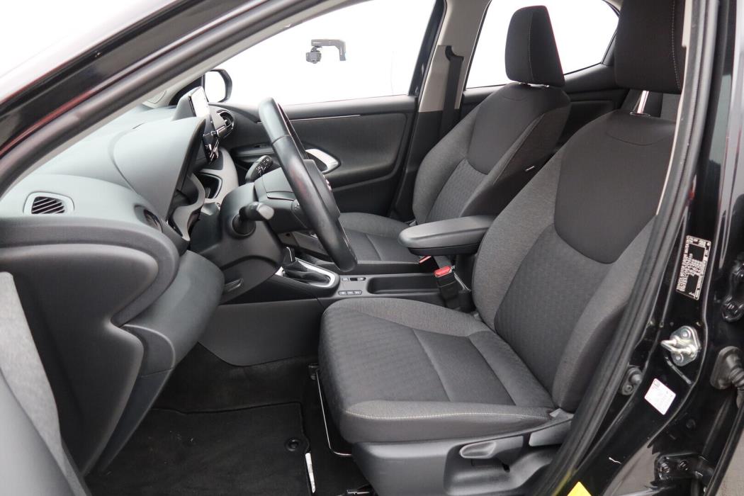 TOYOTA Yaris 2021