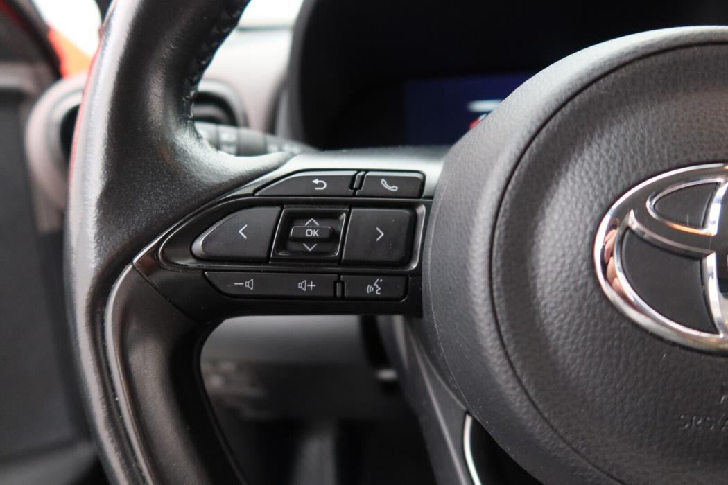 TOYOTA Yaris Cross 2022