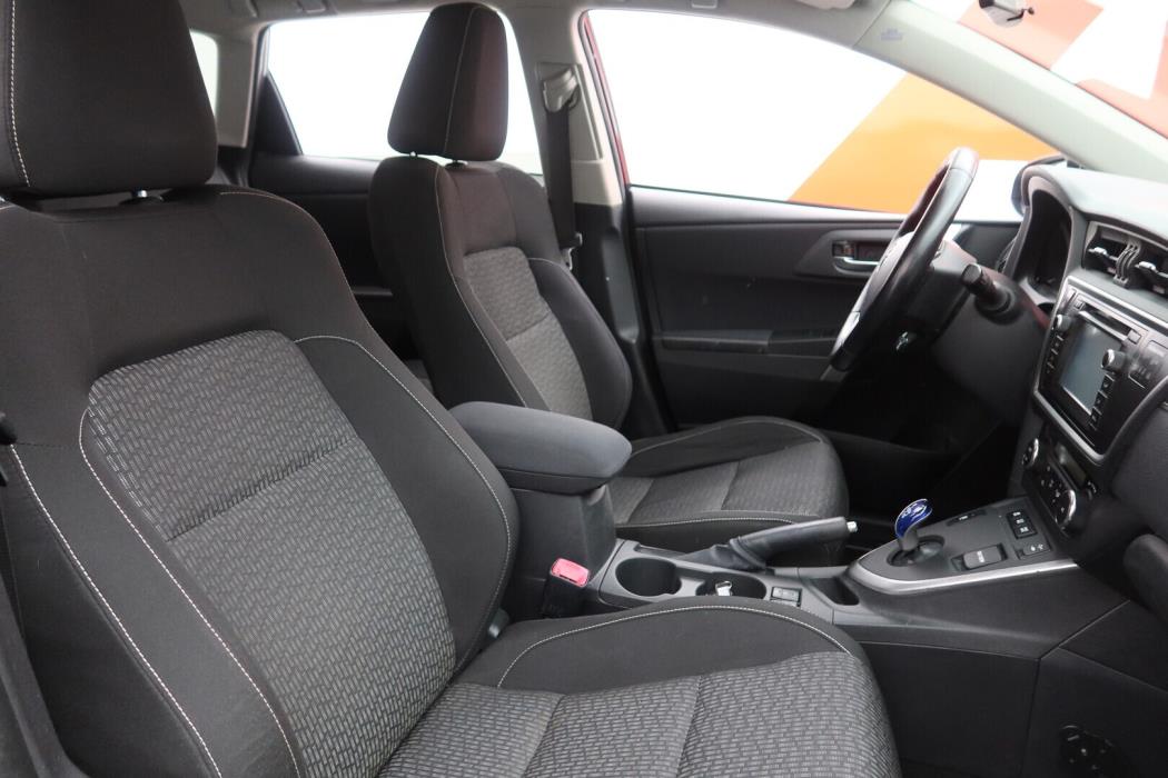 TOYOTA Auris 2014