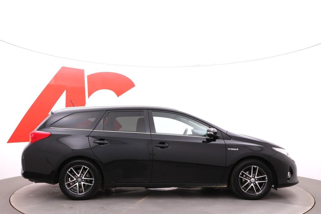 TOYOTA Auris 2014