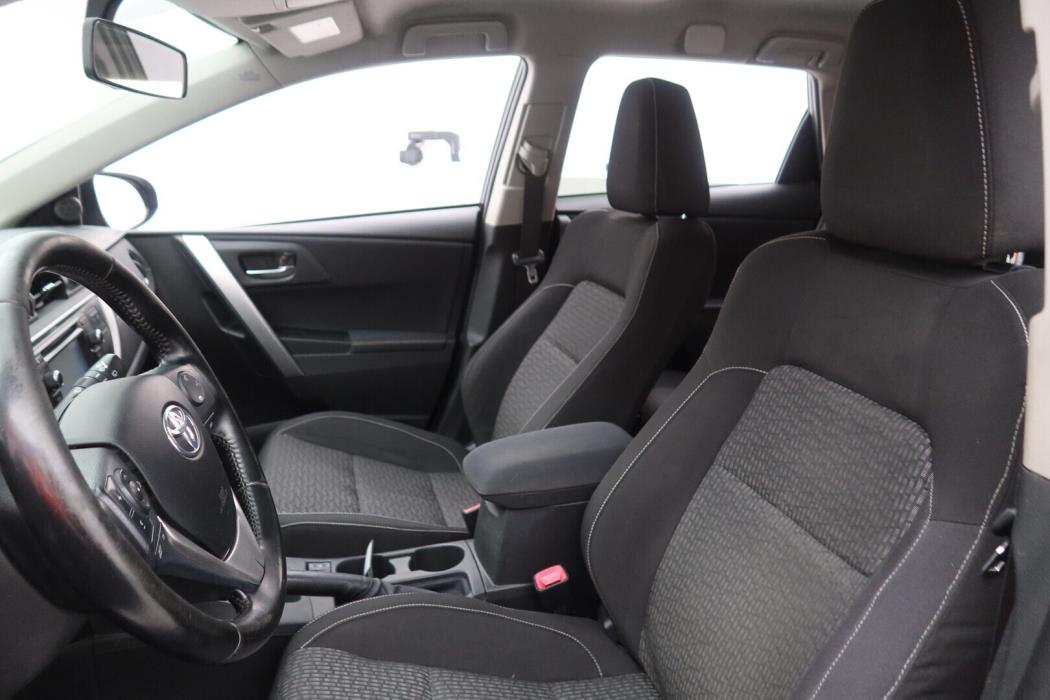 TOYOTA Auris 2014