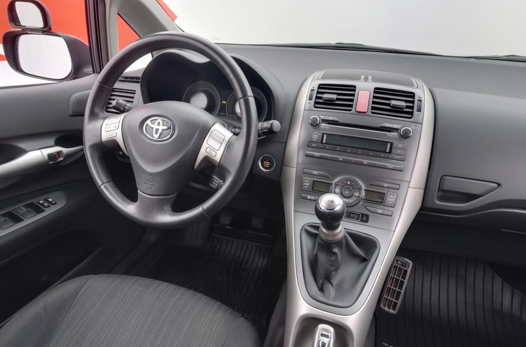 TOYOTA Auris 2007