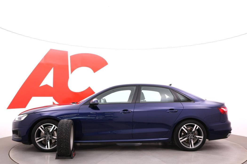 AUDI A4 2021