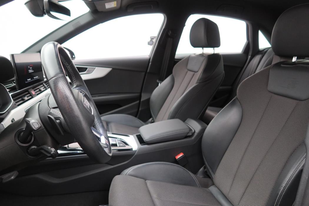 AUDI A4 2021