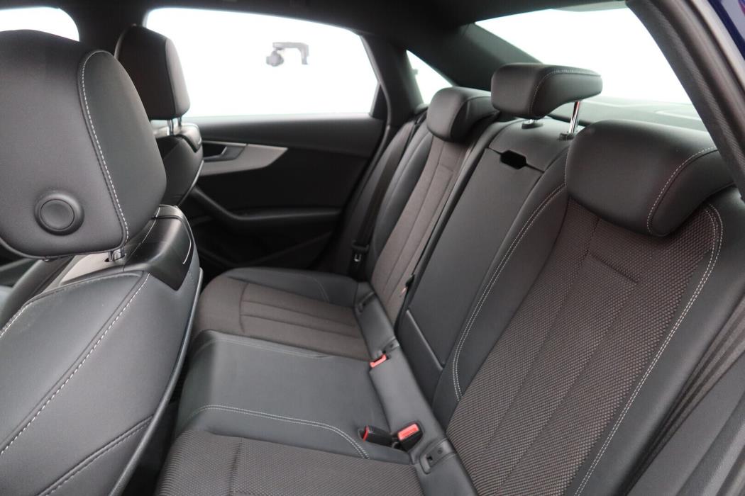 AUDI A4 2021