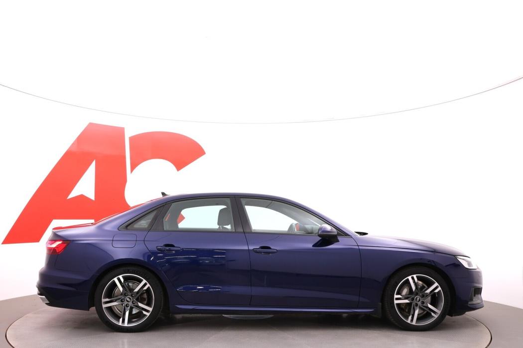AUDI A4 2021