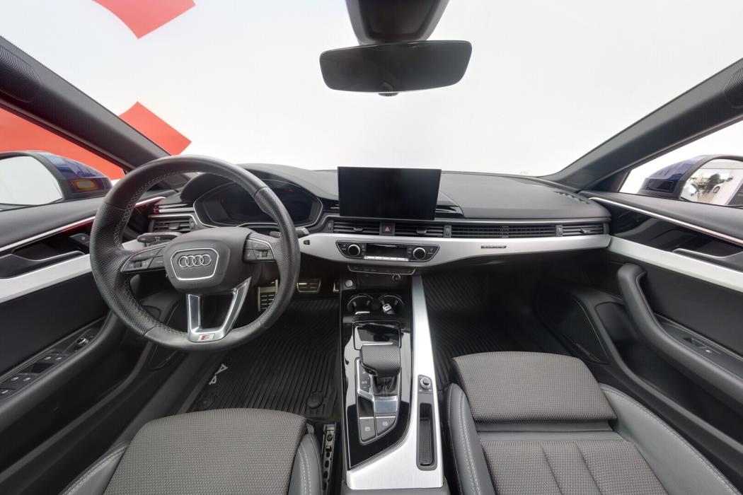 AUDI A4 2021