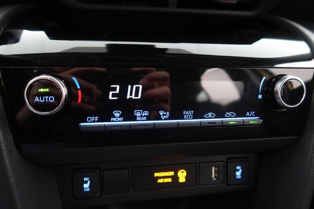 TOYOTA Yaris Cross 2023