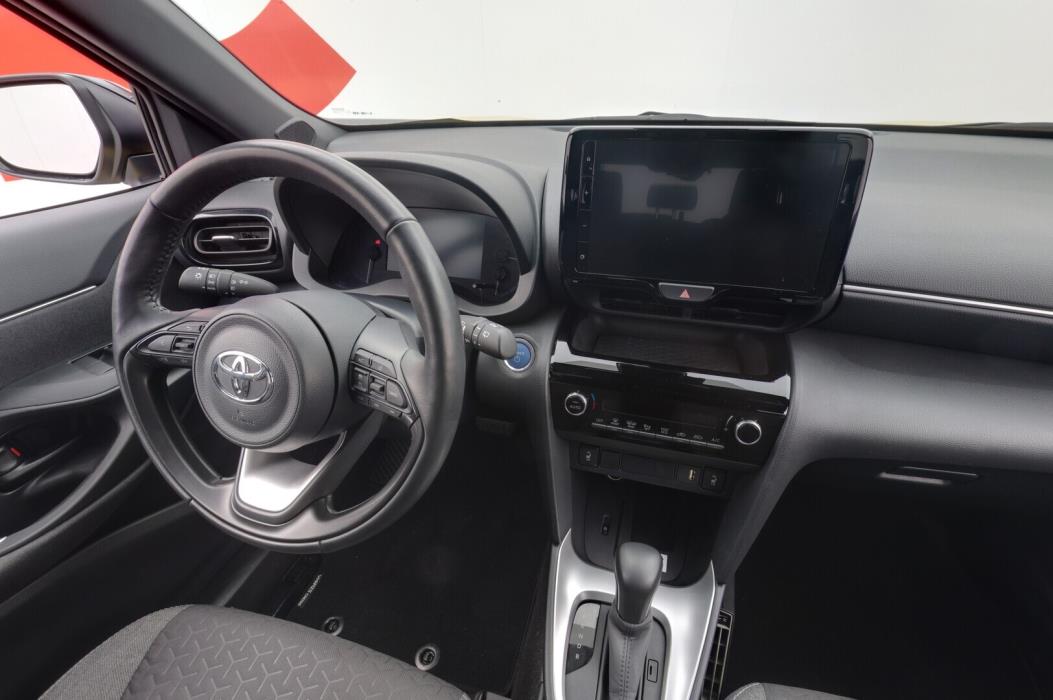 TOYOTA Yaris Cross 2023