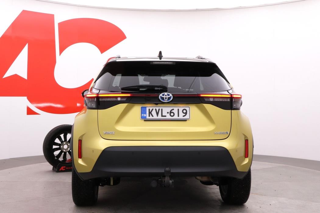 TOYOTA Yaris Cross 2023