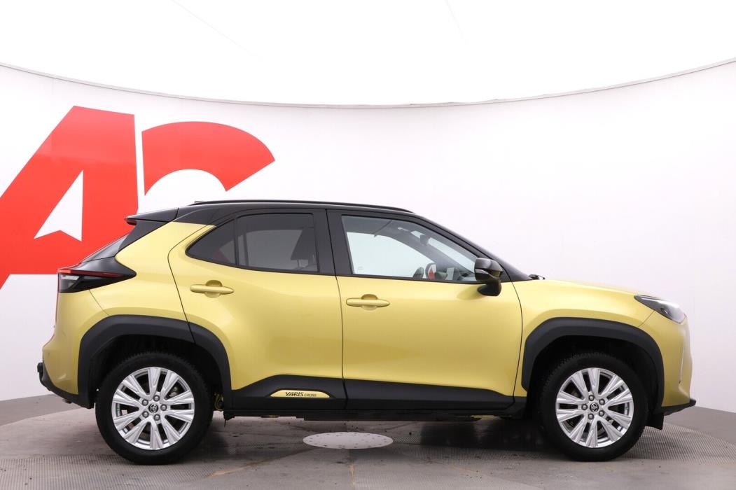 TOYOTA Yaris Cross 2023