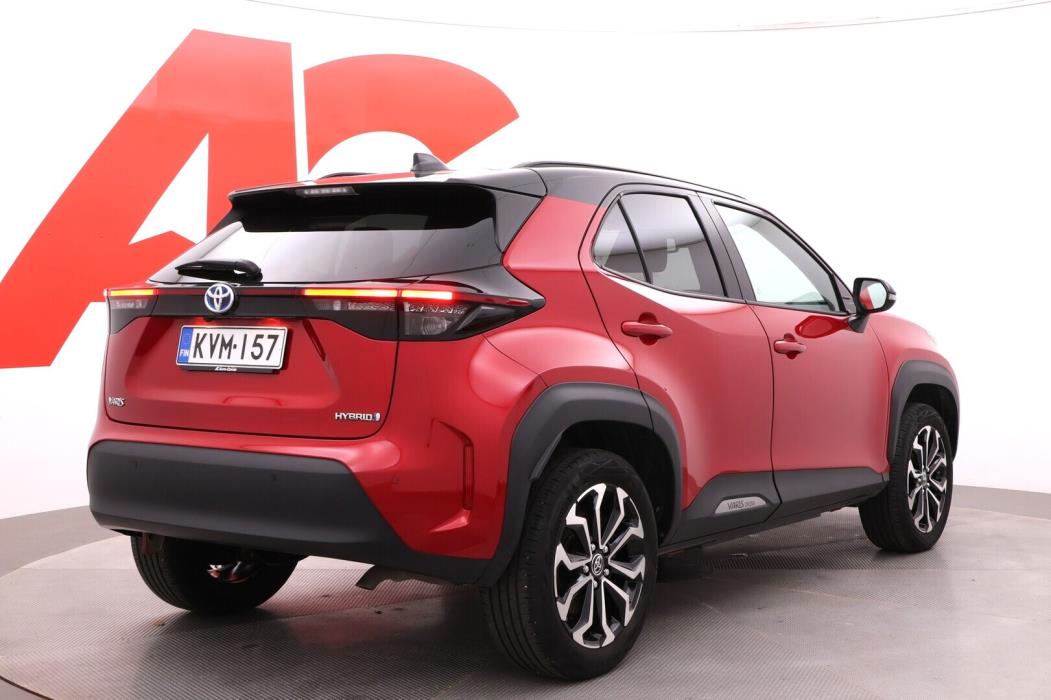 TOYOTA Yaris Cross 2023