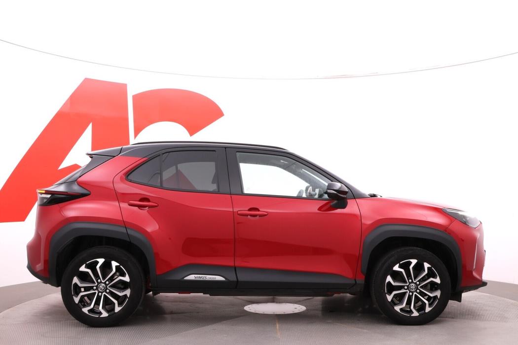 TOYOTA Yaris Cross 2023