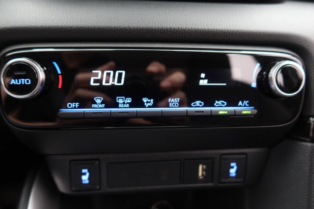 TOYOTA Yaris 2023