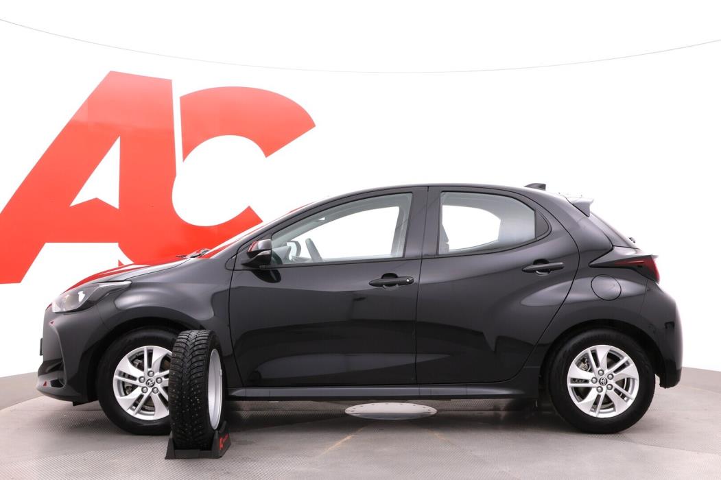 TOYOTA Yaris 2023