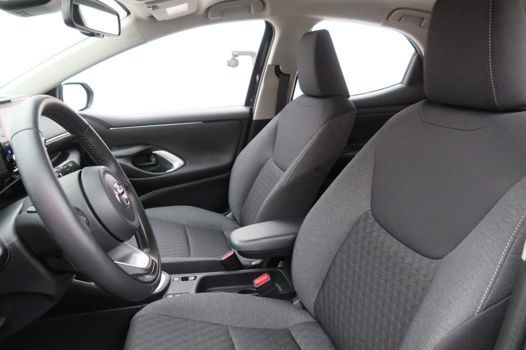 TOYOTA Yaris 2023