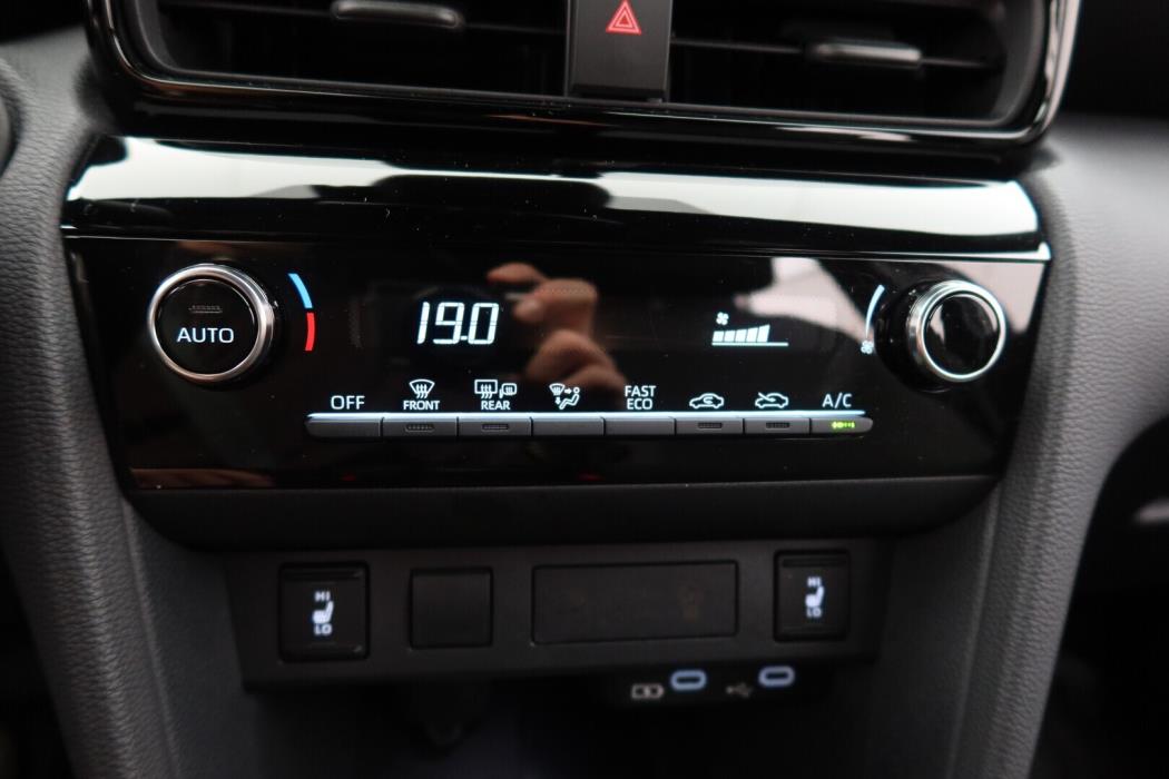TOYOTA Yaris Cross 2024