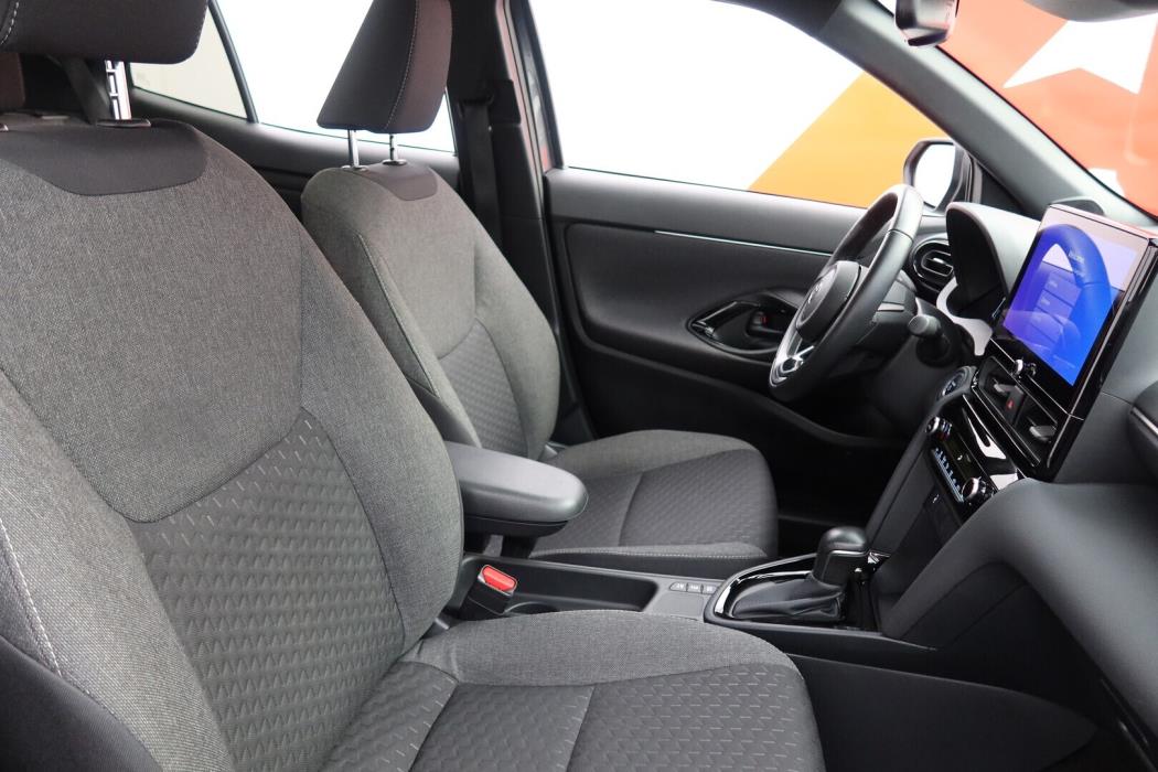 TOYOTA Yaris Cross 2024