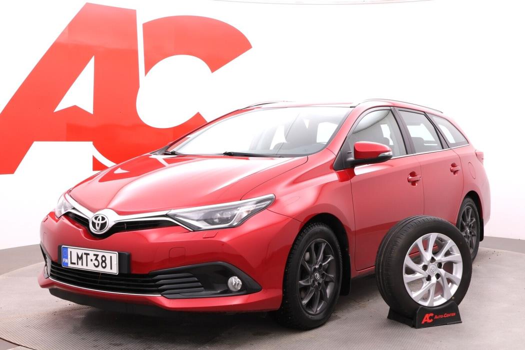 TOYOTA Auris 2016